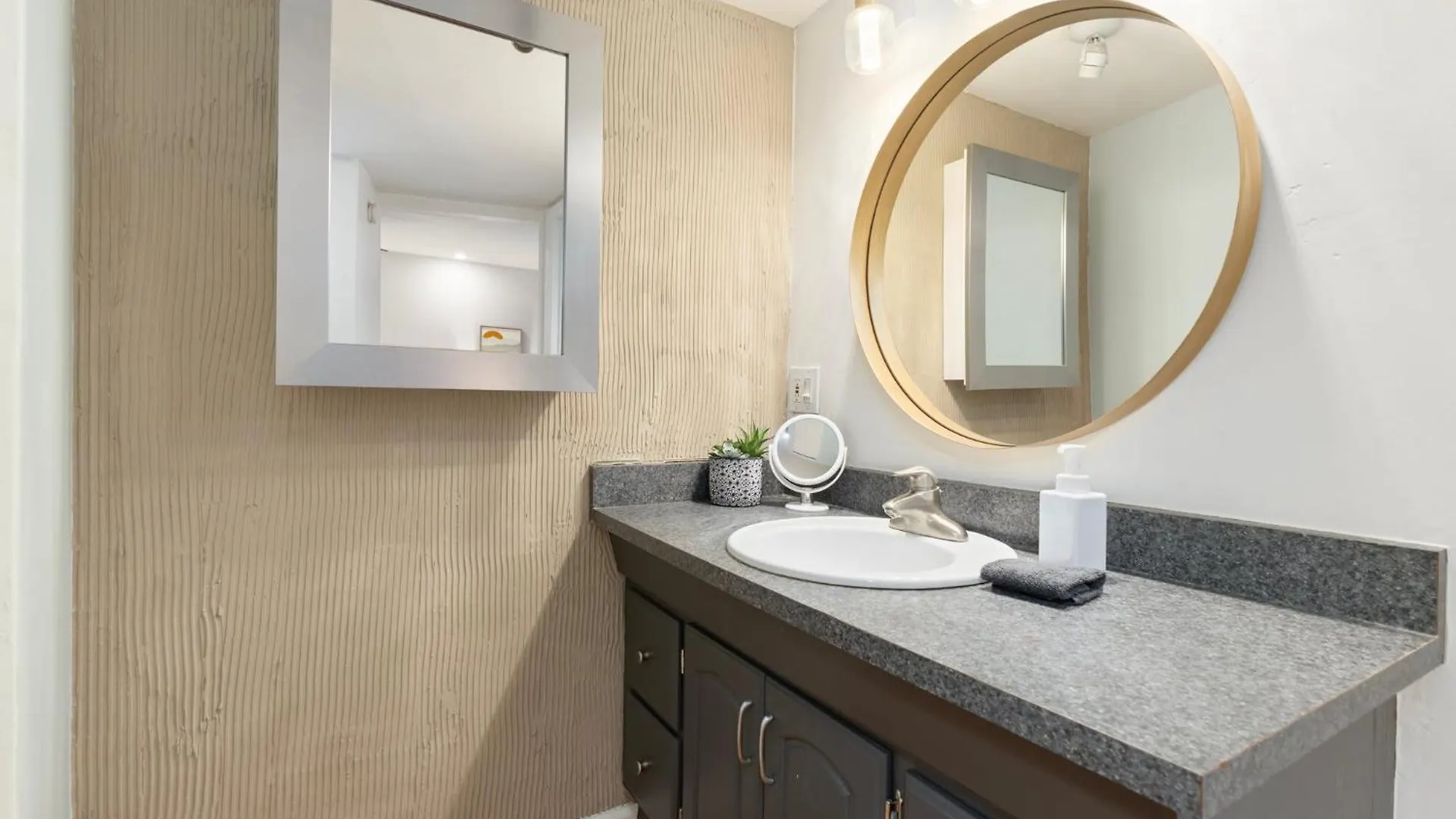 Ferienhaus Villa Chic & Cozy Midtown 1Br Pool Prime Location Phoenix